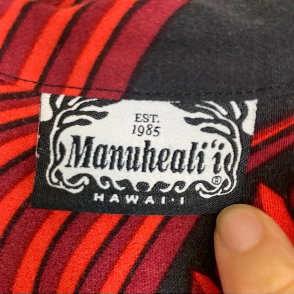 MANUHEALI’I Hawaii Men’s Aloha Shirt Red Black